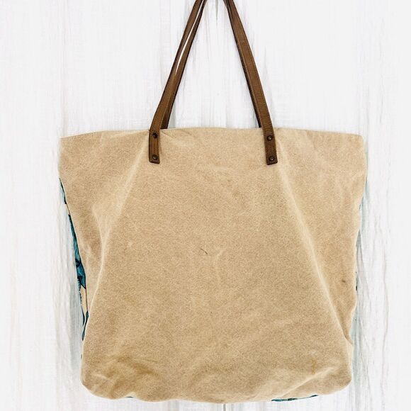 Cott N Curls Blue & Beige Butterfly Tote Bag - Picture 7 of 7